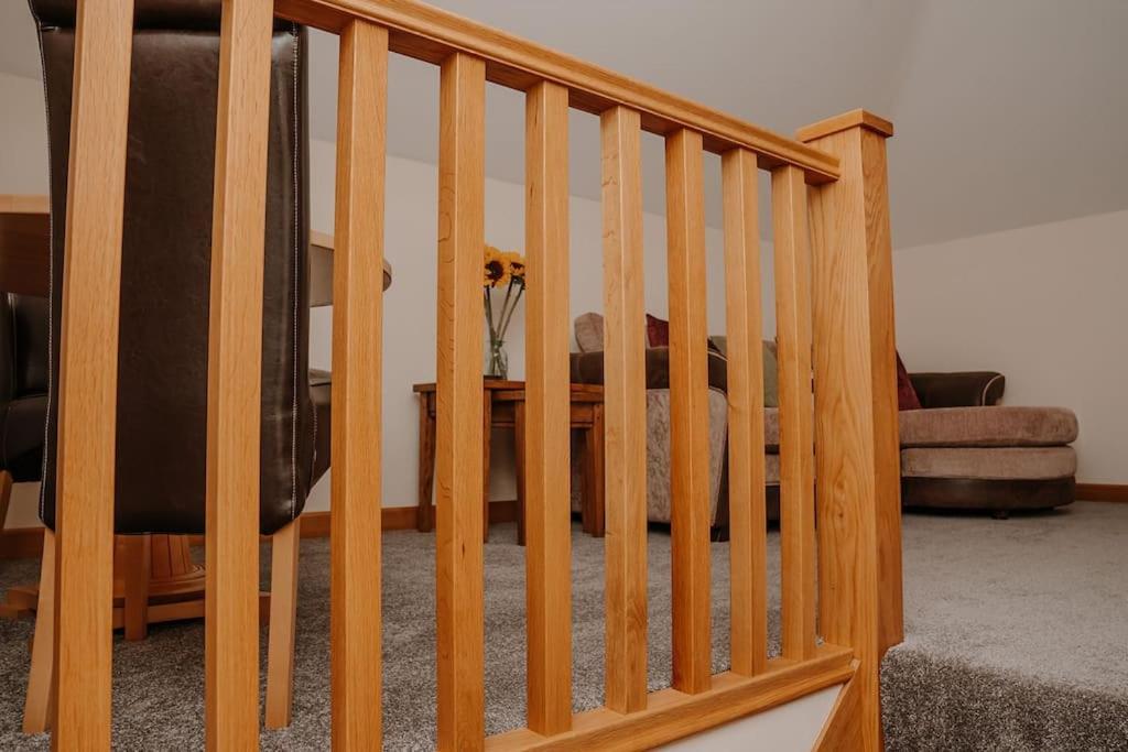 Lovely New 1 Bedroom Loft Apartment With On Drive Parking Trowbridge Exterior foto